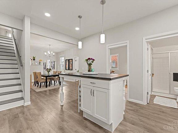 4th image of 1805 Weyer Ave