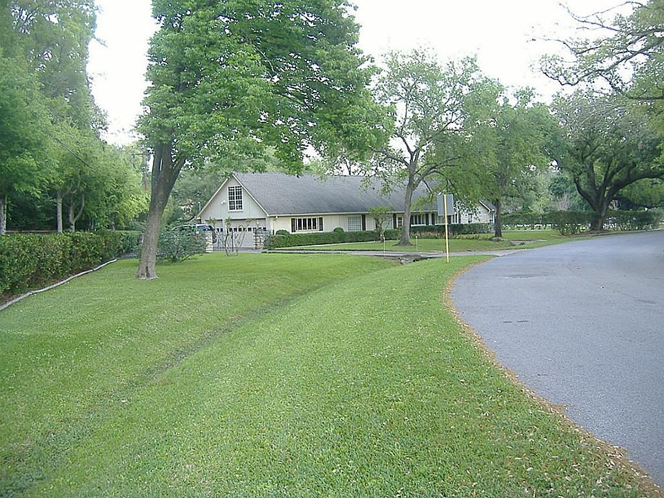 1st image of 11120 Memorial Dr