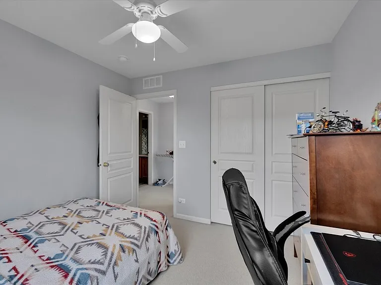 404 Belvedere Ln — Photo 3