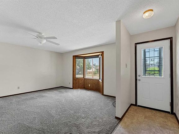 3rd image of 31 8th St W