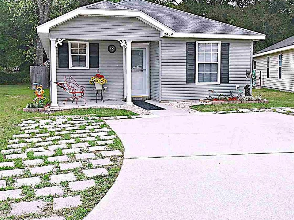 1st image of 2404 Trailwood Dr
