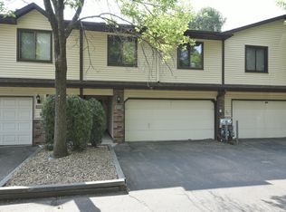 8805 Maplebrook Ct N, Brooklyn Park, MN 55445