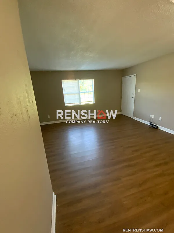 4 bed, 1.0 bath, 1100 sqft, $800 — Photo 2
