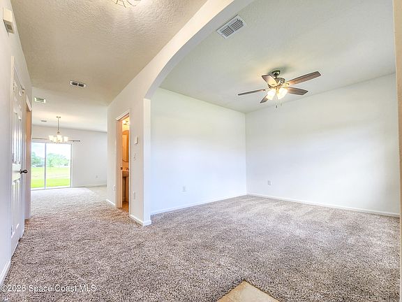 3rd image of 422 Moray Dr