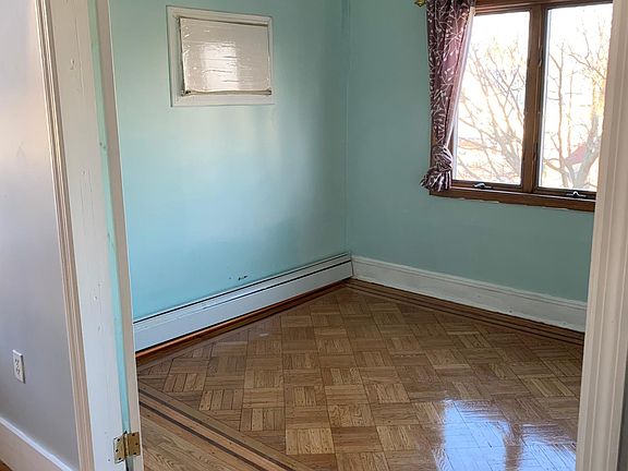 Bedroom 1 - Left Side