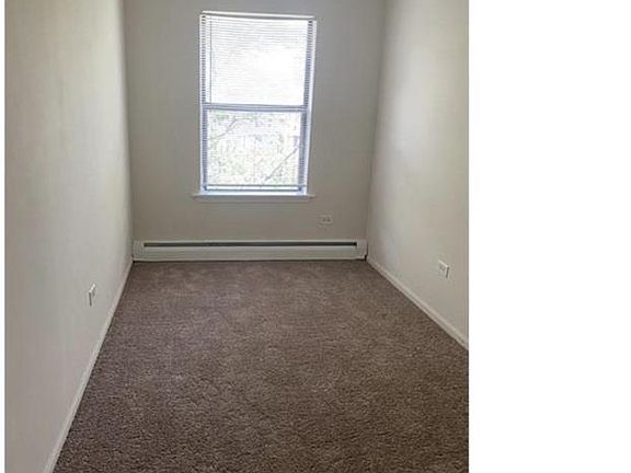 5th image of 4433 S Greenwood Ave #103