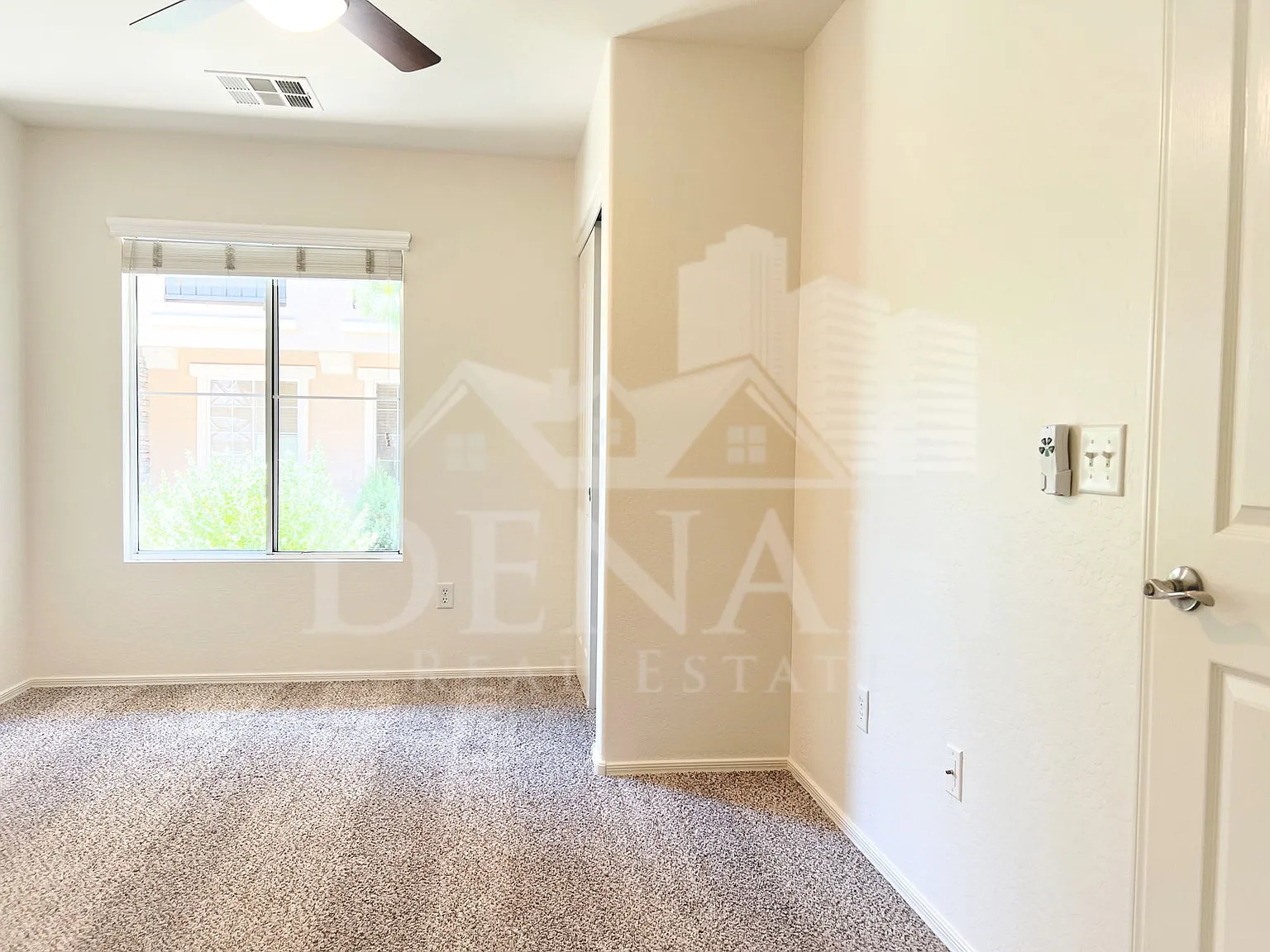 3 bed, 2.0 bath, 1482 sqft, $2,095 — Photo 3