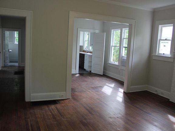 3rd image of 1407 Virginia St