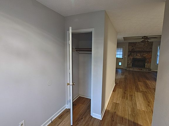 5th image of 629 Woodsong Ln