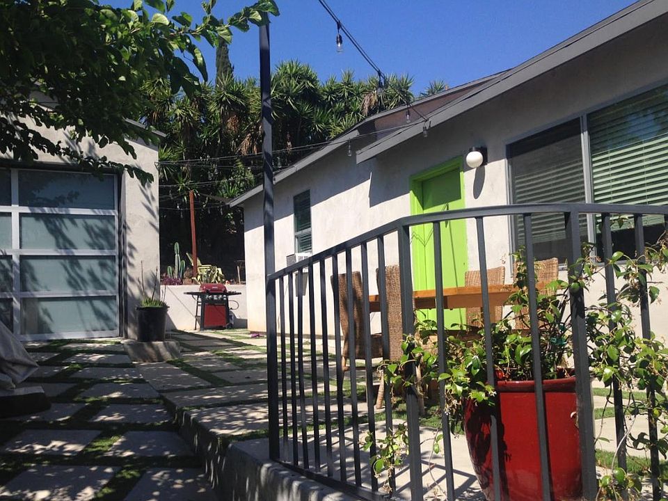 1st image of 1635 1/2 Scott Ave