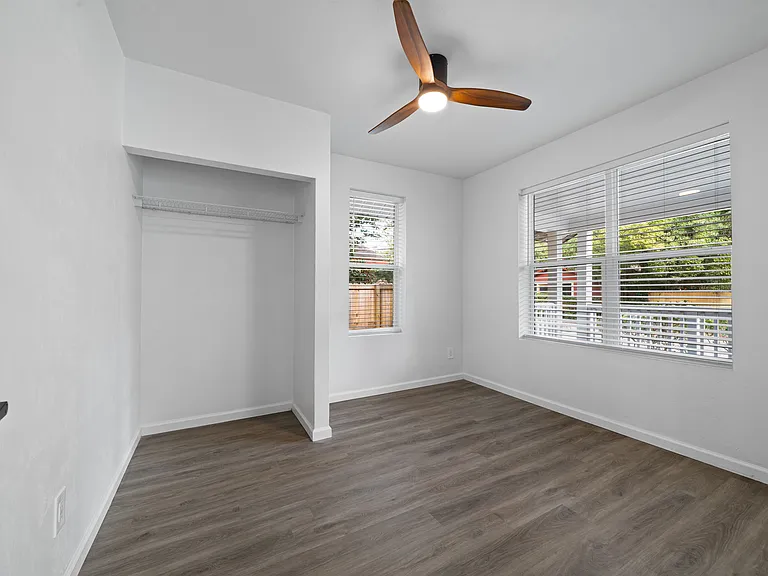 901 NW 4th Pl — Photo 15