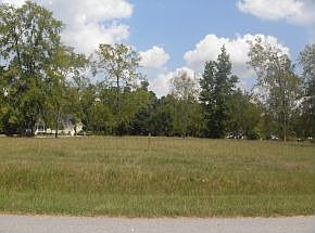 4th image of 15 Madelyn Dr