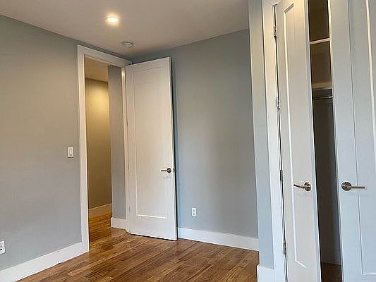 5th image of 1571 Lexington Ave APT 32