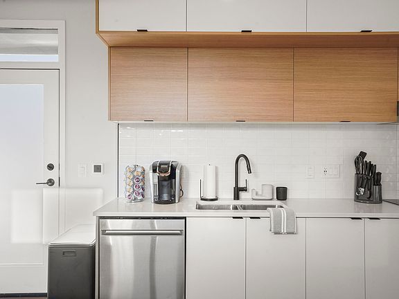 3rd image of 2120 N Downing St #309