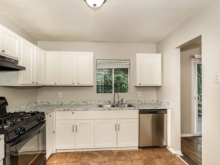 4522 Doral Dr SW — Photo 8