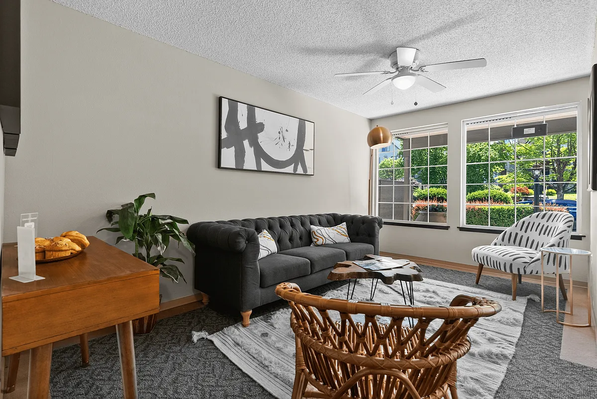 Seating Area l Maples Apartments l Tacoma, WA - Maples Apartments