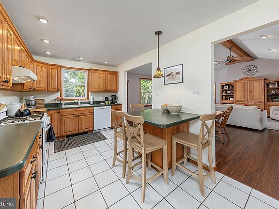 5th image of 24 Kirkwood Rd