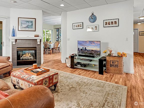 2nd image of 4714 Fairwood Boulevard NE #1605