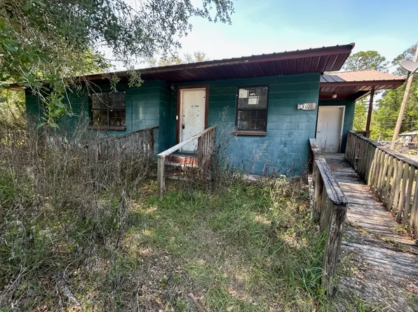 310 SW Taylor Ave, Mayo, FL 32066