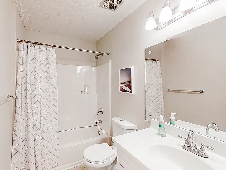 Heron Dr — Photo 3