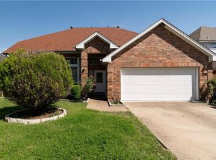 1402 Melody Ln, Carrollton, TX 75006
