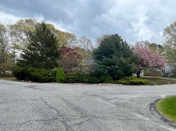 28 Still Brook Rd, South Yarmouth, MA 02664