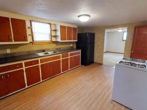 811 6th Ave NW, Mandan, ND 58554