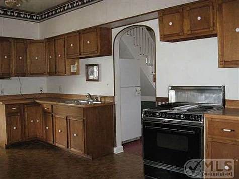 2nd image of 502 Delta Ave