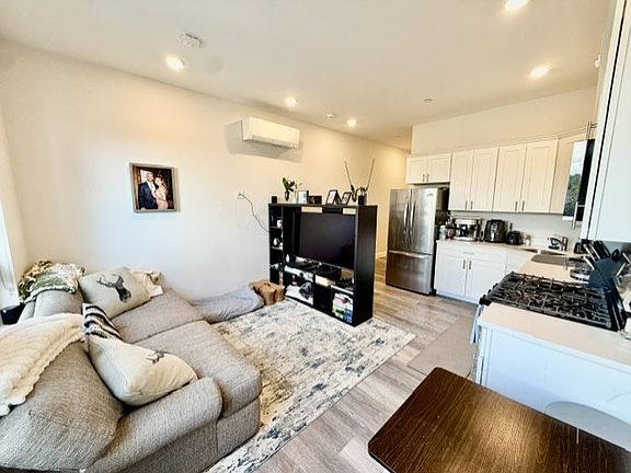 4th image of 5 Fremont St #103