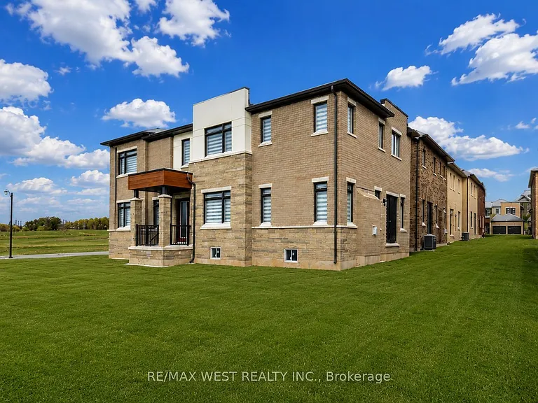 2215 Crystal Dr — Photo 37