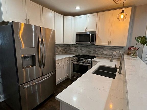 3rd image of 8405 S Vernon Ave