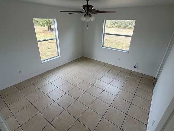 4th image of 1928 SE Cherry Dr #1928