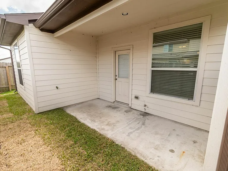 12231 Maura Ln — Photo 5