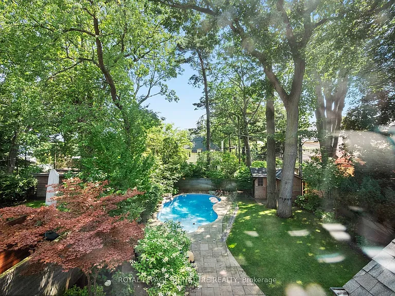 74 Fallingbrook Dr — Photo 20