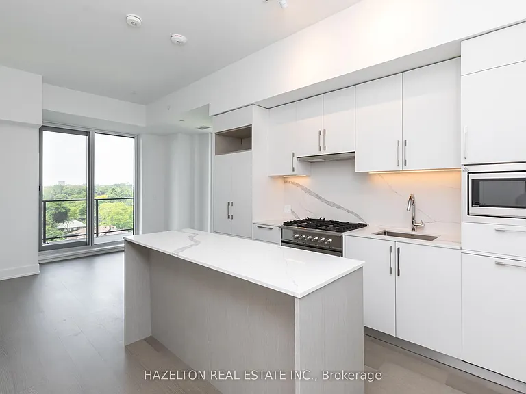 8 Manor Rd W #904 — Photo 3