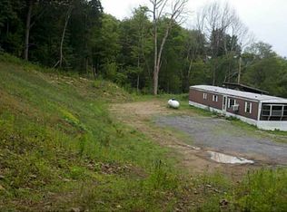 147 Twin Lakes Dr, Zelienople, PA 16063