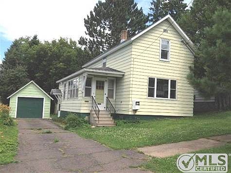 1st image of 136 W Oak St