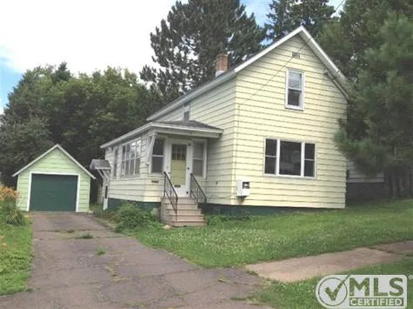 136 W Oak St, Ironwood, MI 49938