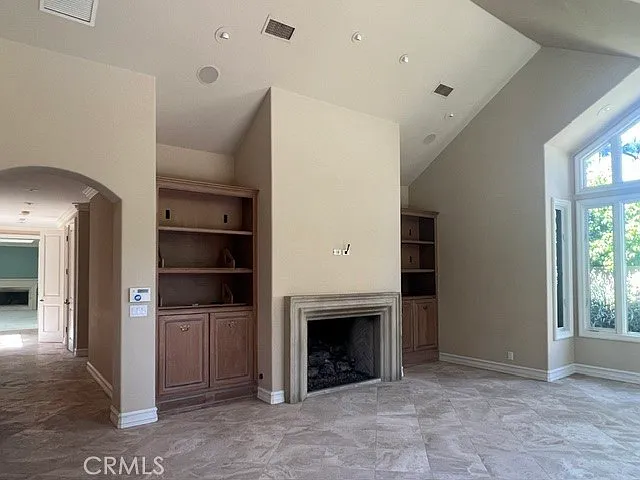 30 Burning Tree Rd — Photo 11
