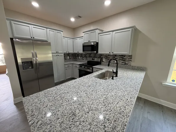 302 Governor Gwinnett Way, Pooler, GA 31322