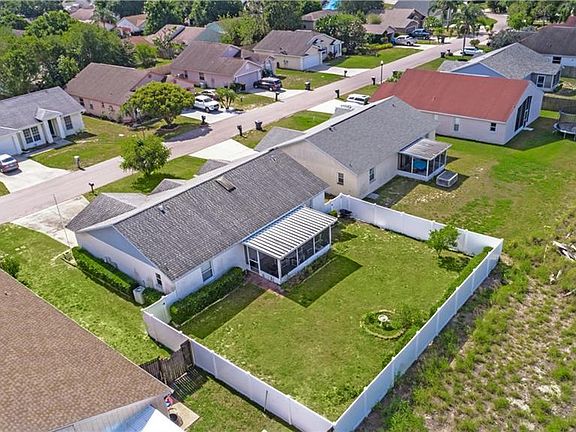 3rd image of 54 Saint Kitts Cir