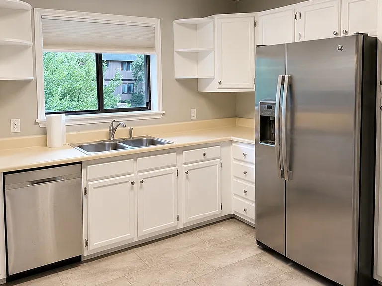 23 Lake Dr #F8 — Photo 9