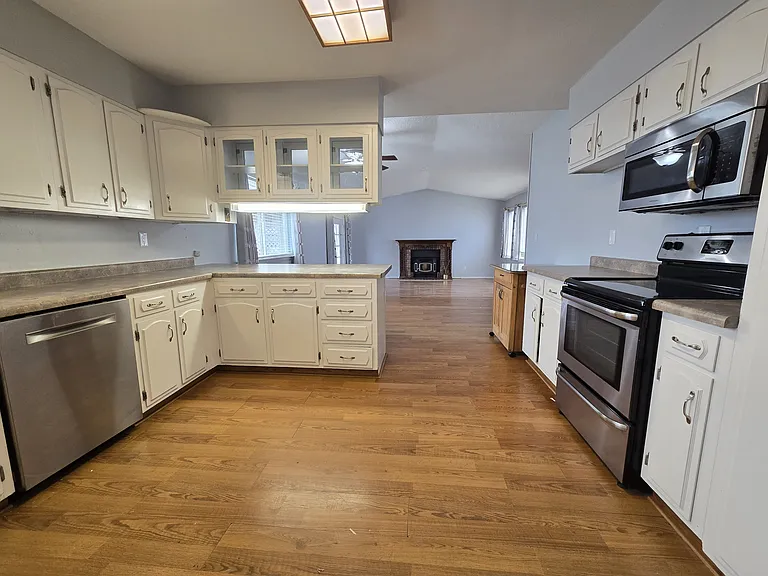 3169 Stanford Ct — Photo 17