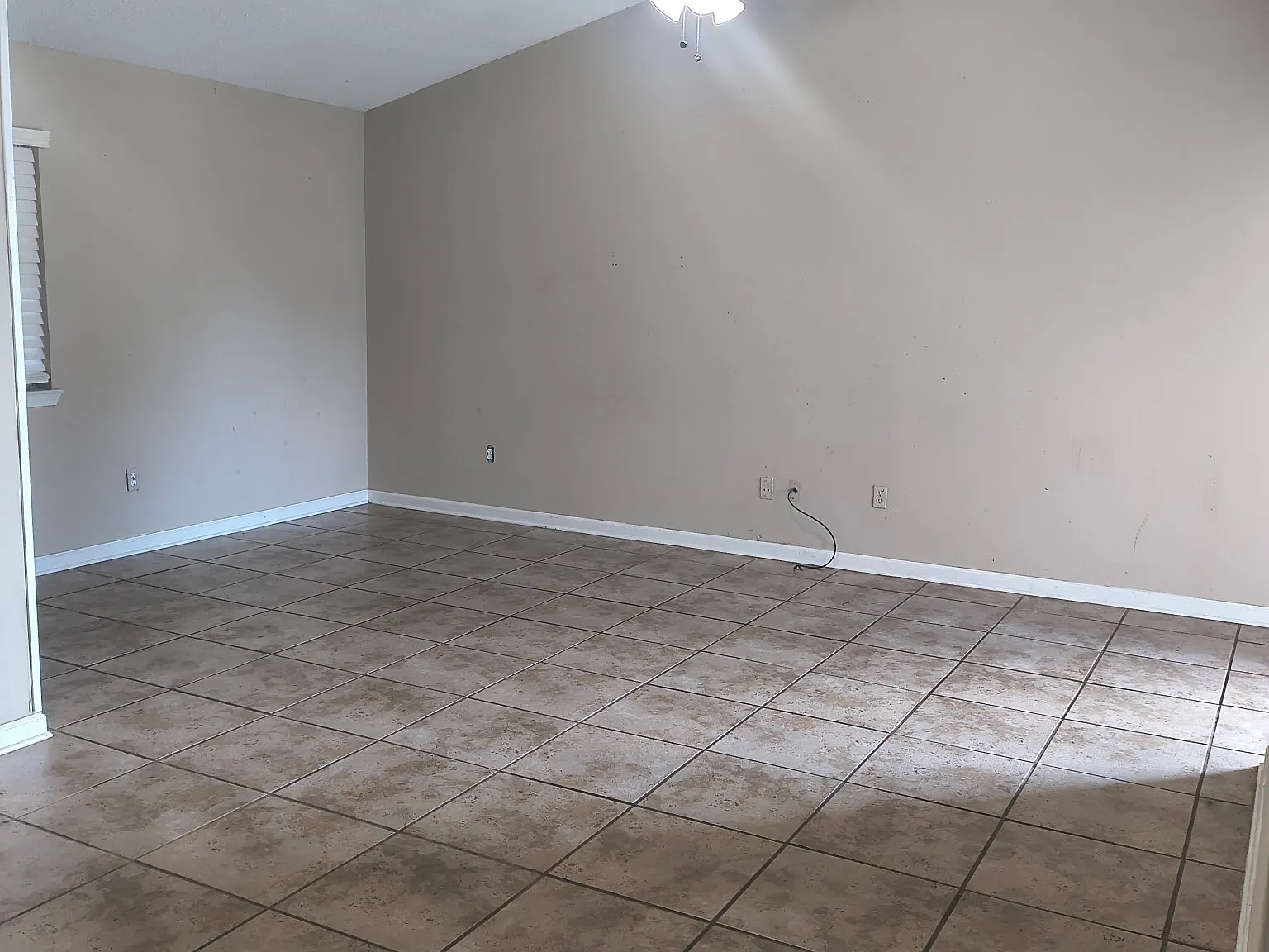 2 bed, 1200 sqft, $1,580 — Photo 2