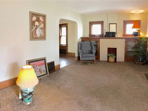 2nd image of 33 Brighton Dr