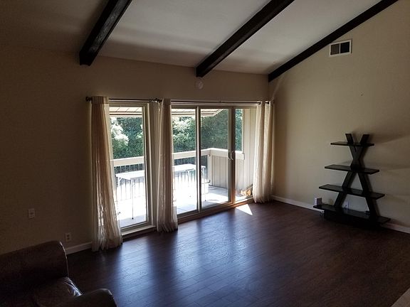 2nd image of 2063 Ascot Dr Unit 214