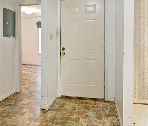 5th image of 5653 Waterford Ct