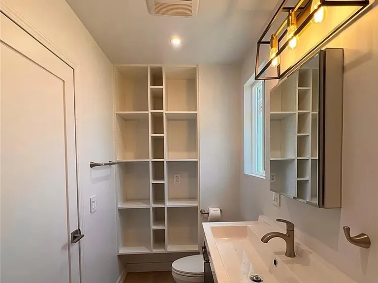 2686 Greenfield Ave — Photo 17