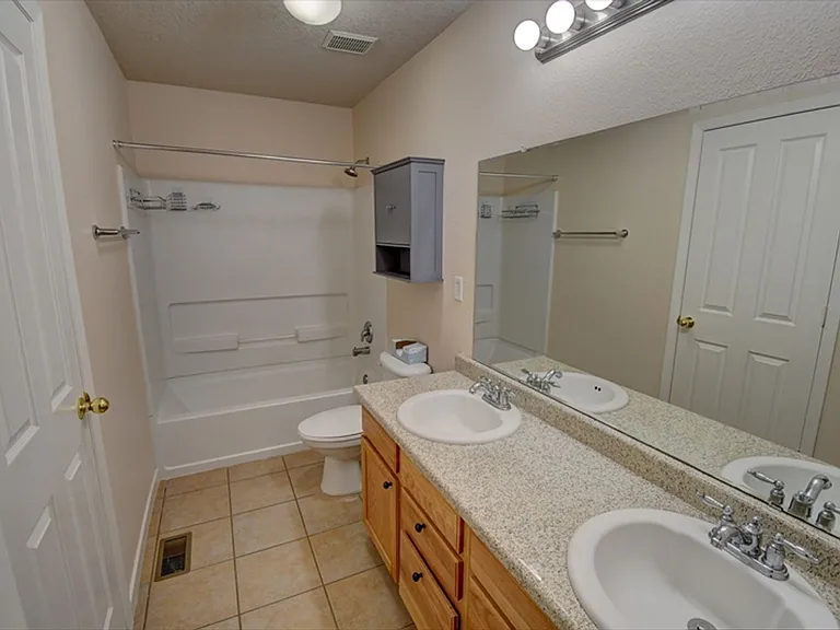 2011 Dillon Dr NE — Photo 14