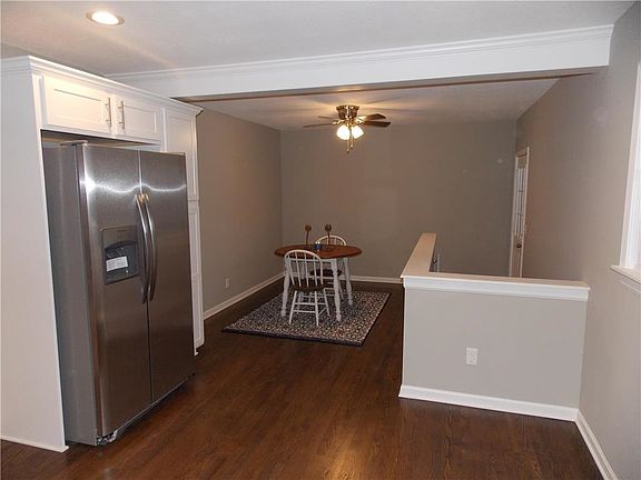 5th image of 225 N 82nd St